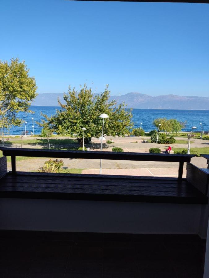 Vrachos Suites Aigio Bagian luar foto