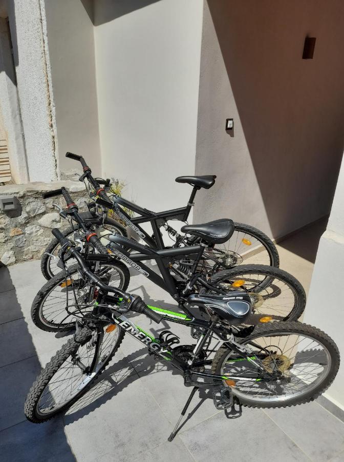 Vrachos Suites Aigio Bagian luar foto