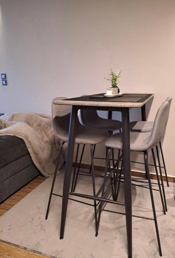Vrachos Suites Aigio Bagian luar foto